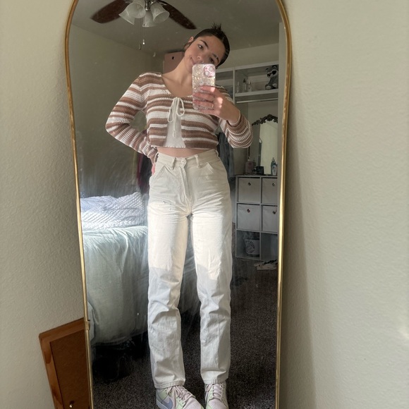 Meet your Posher, Hailey - Picture 1 of 1